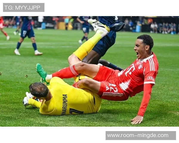 卡尔伤情恢复回归训练拜仁全队仅穆西亚拉缺席合练